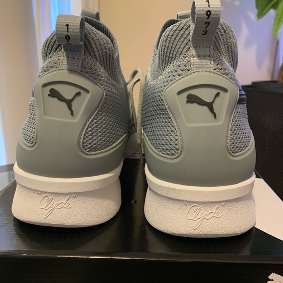 Basketball Shoes - Picture 3 of 4